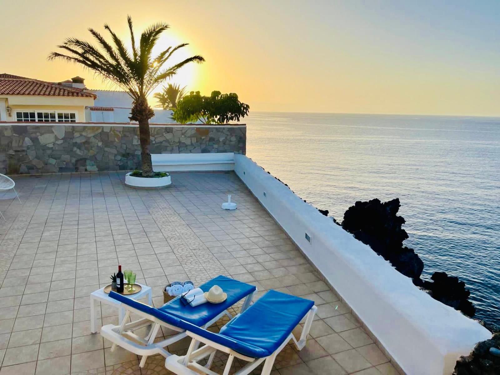 Beachfront Villa And Pool Puerto de Santiago  Kültér fotó
